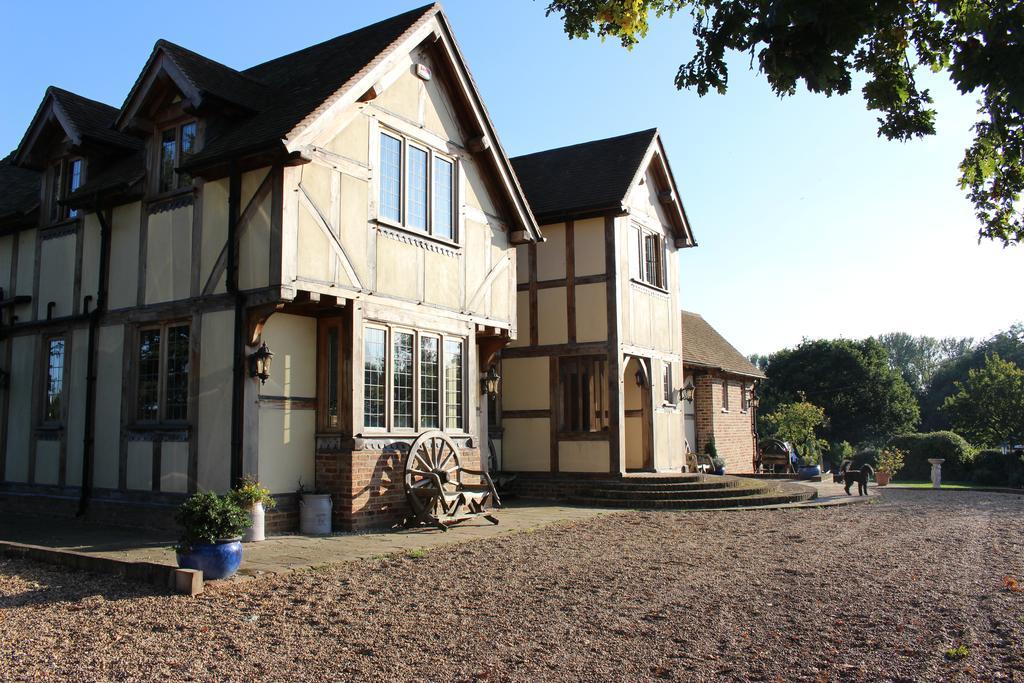 Oakwrights Apartment Terling Exterior photo